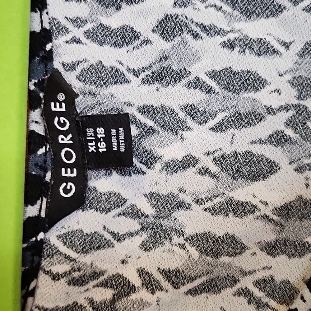 George Black and White Patterned Maxi Dress - Picture 2 of 4